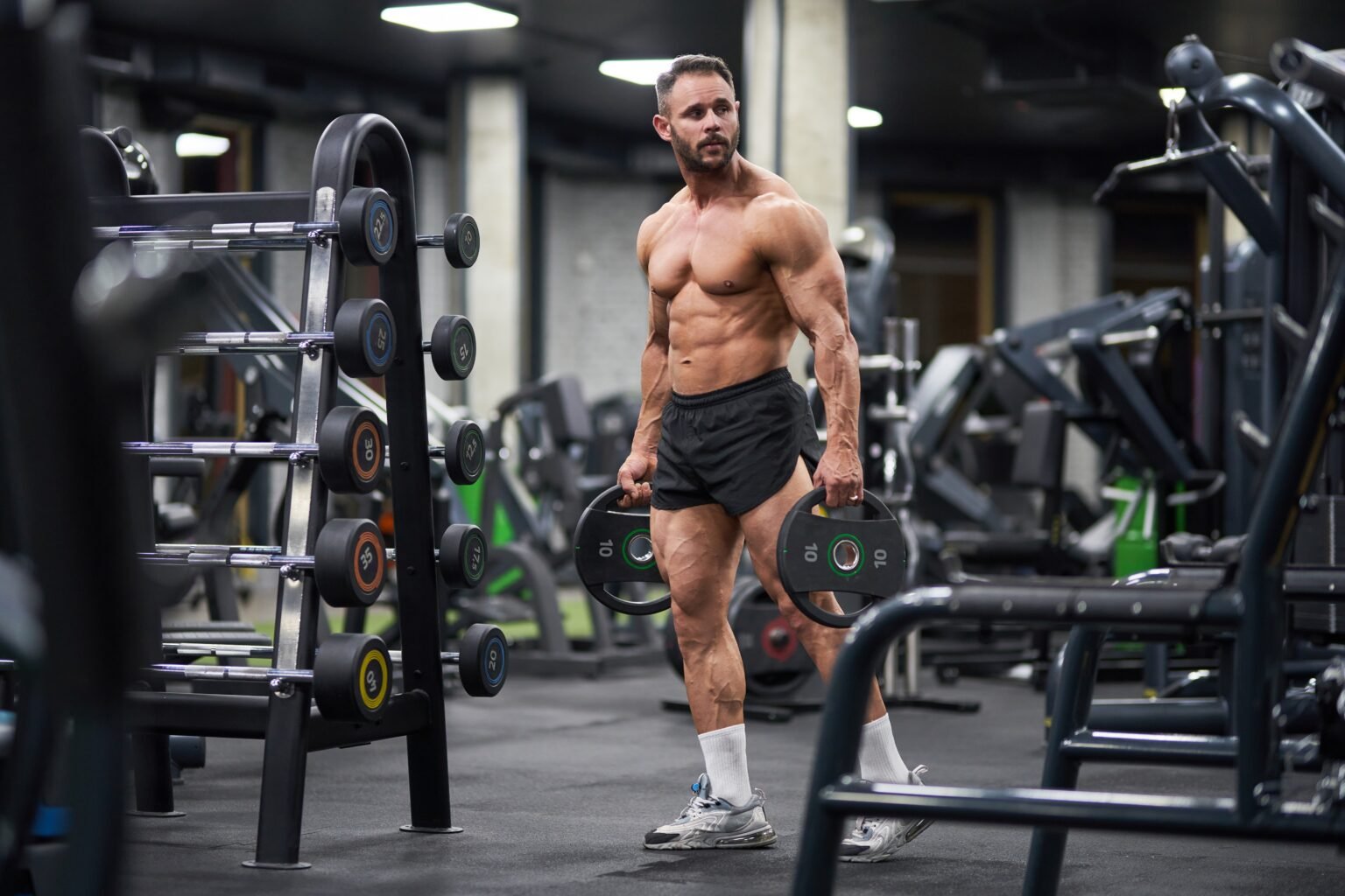 7 voordelen van het begrijpen van je hormoonbalans voor bodybuilders Fitness Workout with Gym Equipment